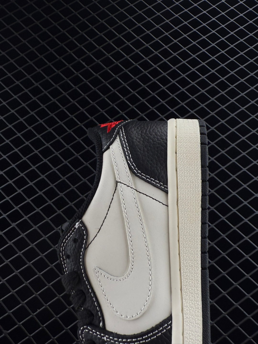 Travis Scott x Air Jordan 1 ” Reverse Mocha “